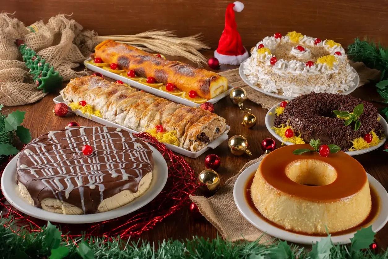 Mesa repleta de doces saudáveis